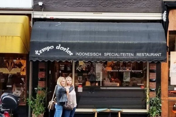 Tampak depan resto Tempo Doeloe, bangunan berarsitektur unik dengan interior yang Instagramable.